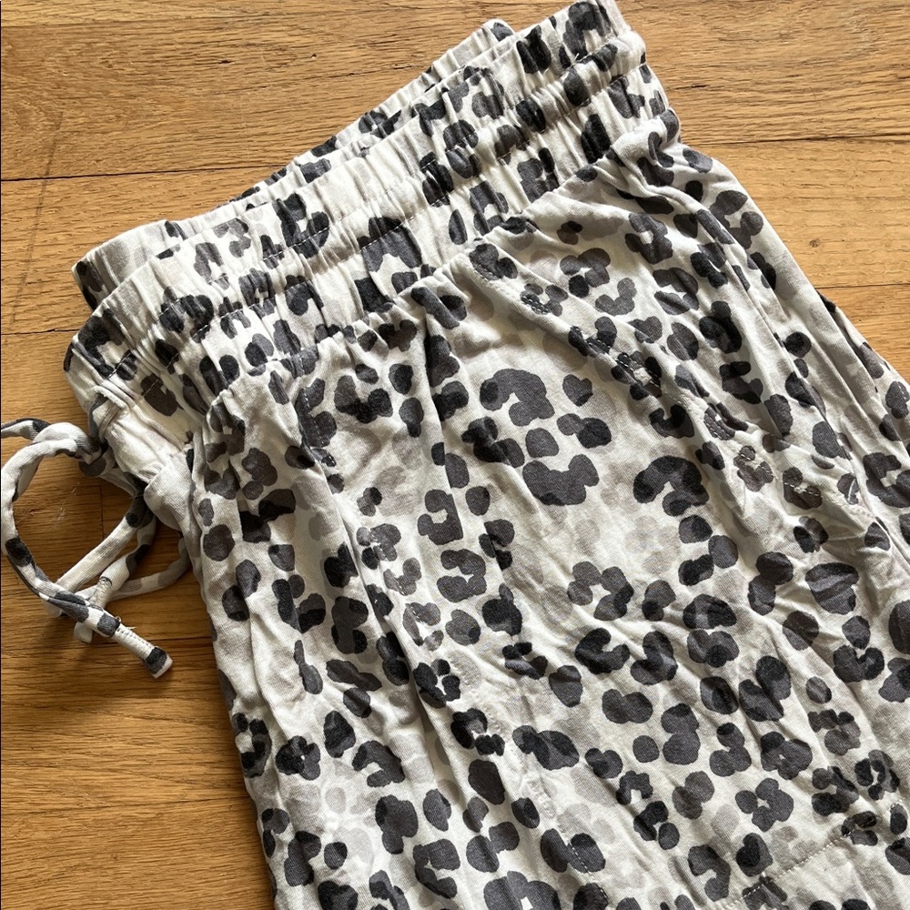 Stars Above Gray and Black Leopard Print Lounge Pants w/pockets XXL - Picture 3 of 3